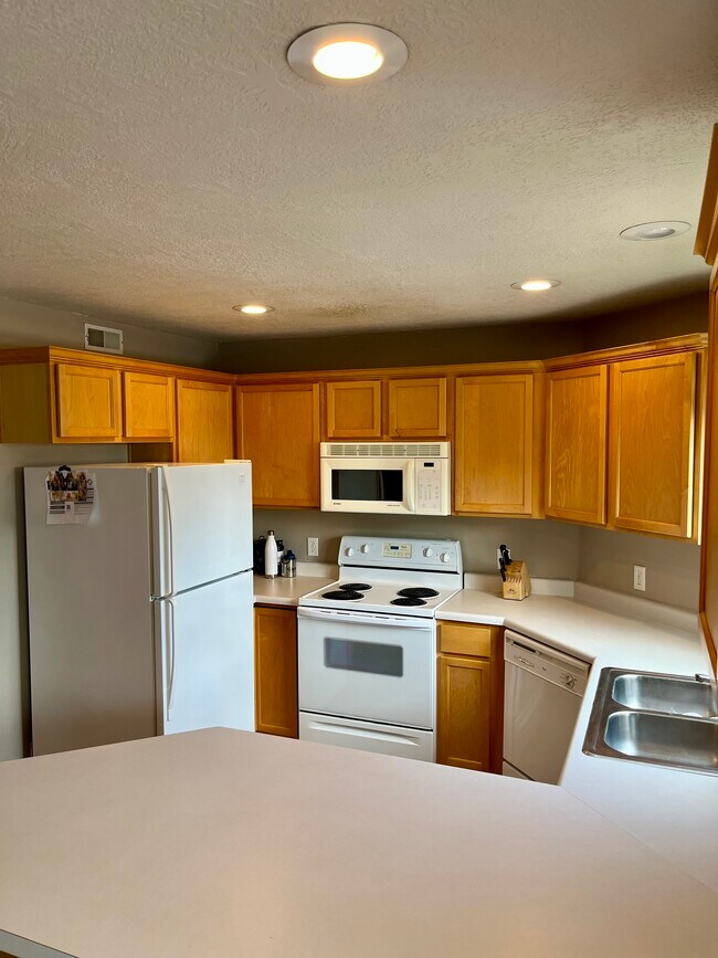 Building Photo - 1405 S 1020 W