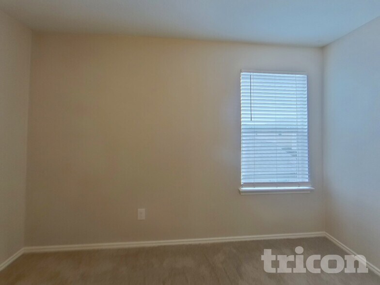 Building Photo - 13725 Vigilance St