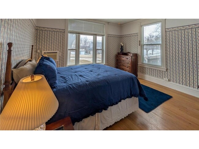 Building Photo - 519 Park Ave