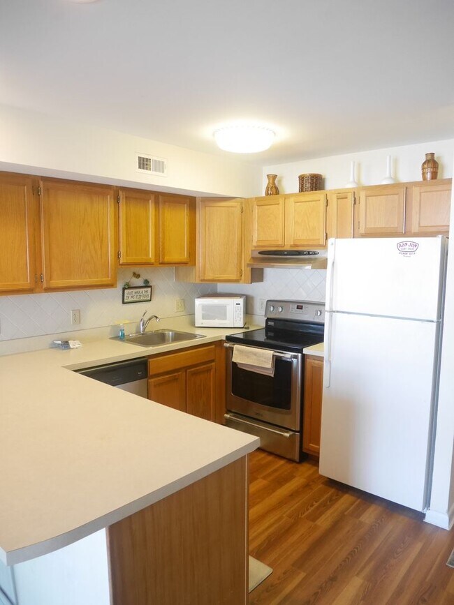Building Photo - Furnished- Bayside Condo Retreat in Ocean ...