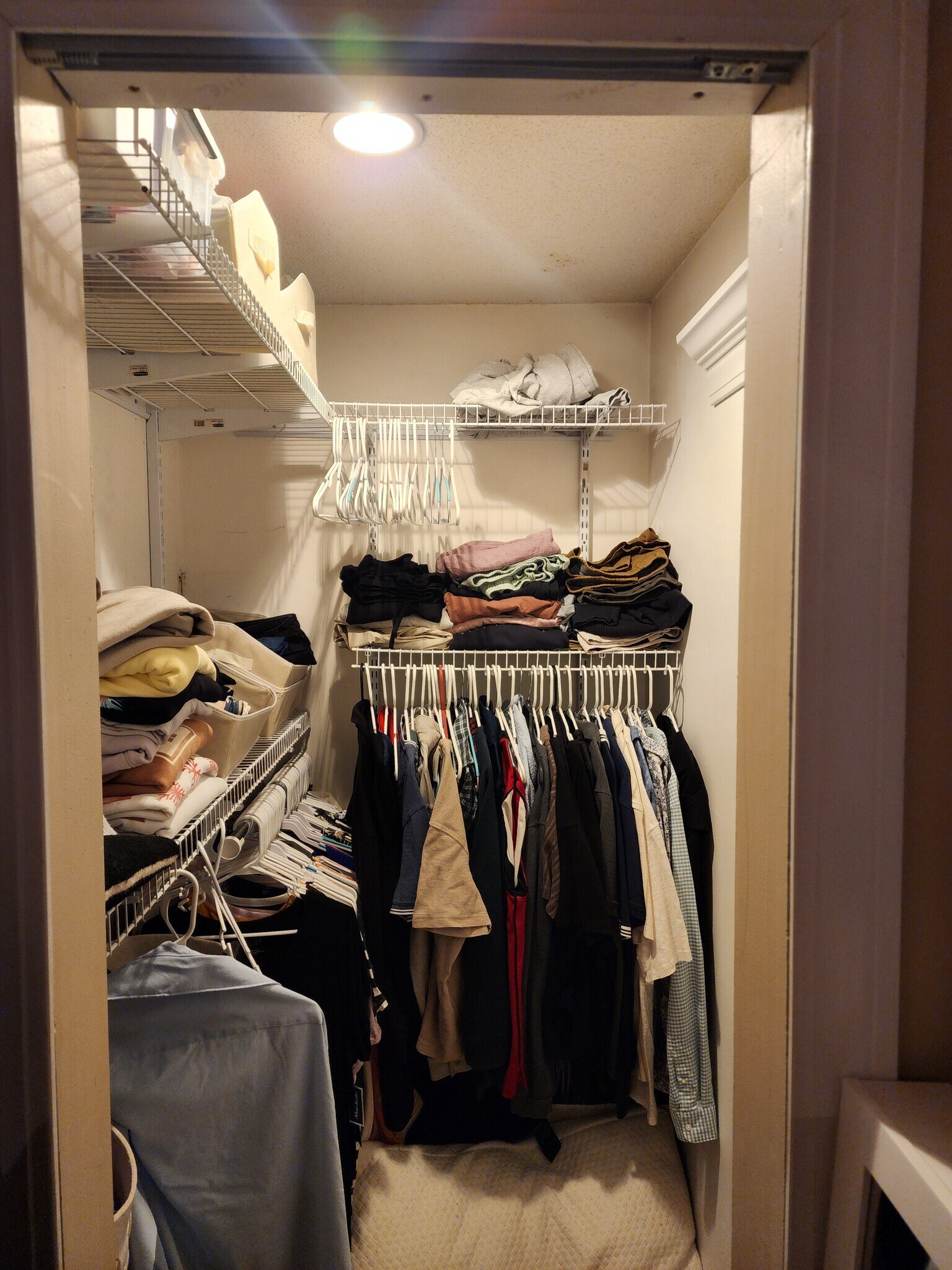 Building Photo - 220 Main St