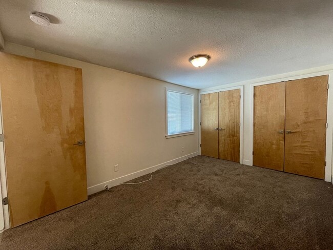 Building Photo - $0 DEPOSIT OPTION! 3 BED/2 BATH IN DELMAR PARKWAY