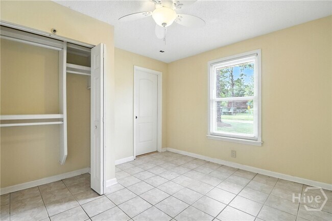 Building Photo - 332 Woodley Rd