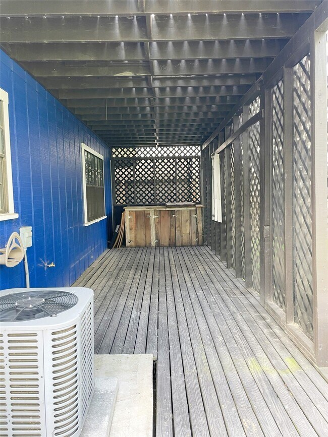 Building Photo - 1415 Prince St