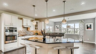 Building Photo - Perfect 5 bedroom count Home in Plymouth