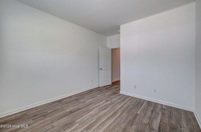 Building Photo - 7110 Fisk Dr