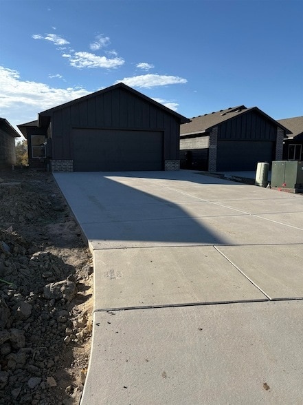 Building Photo - 4829 N Vassar Ave