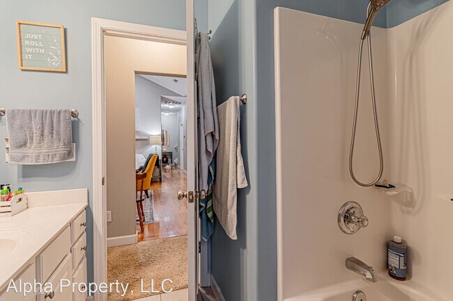Building Photo - 4 br, 2 bath House - 228 Josh Ct