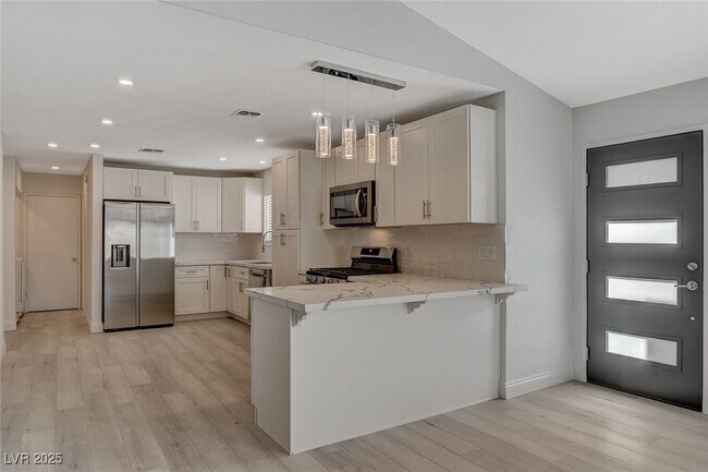 Building Photo - 4683 Calderwood St