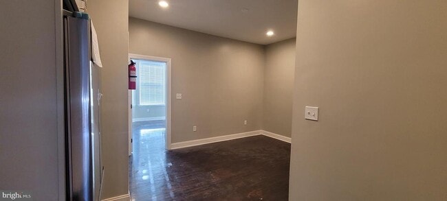 Building Photo - 4233 Lancaster Ave