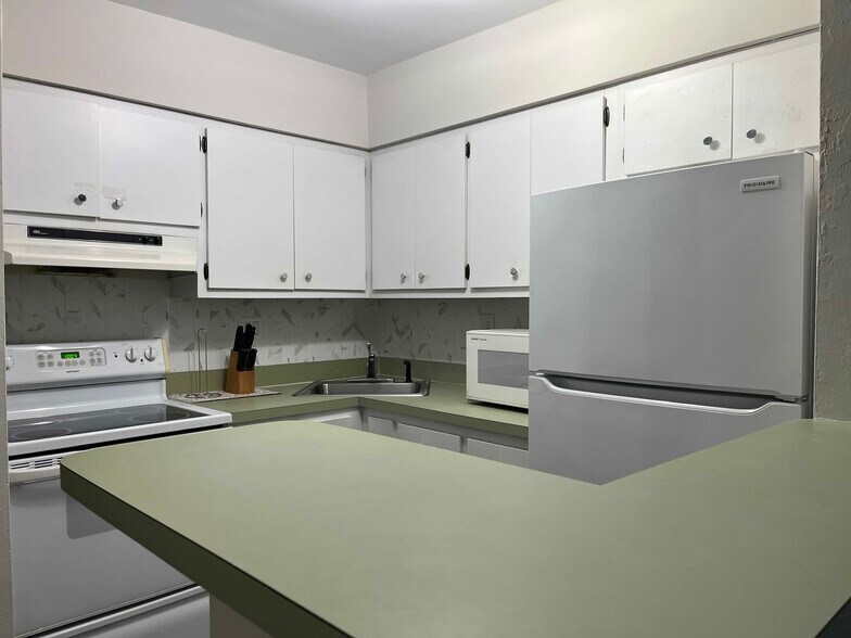 Building Photo - 6200 NE 22nd Way