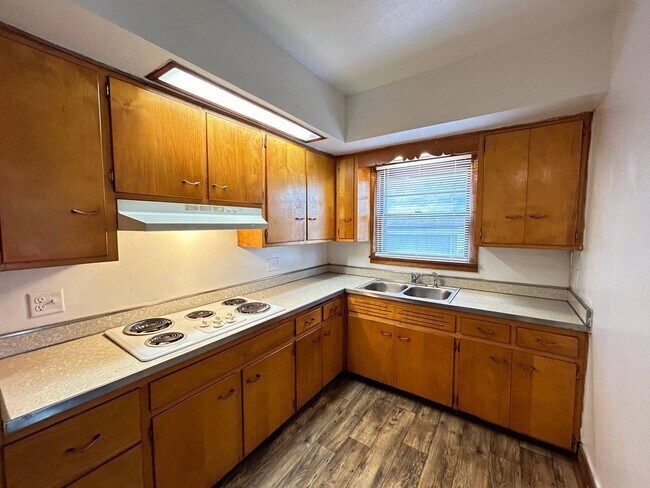 Building Photo - 4414 Kenneth Ave