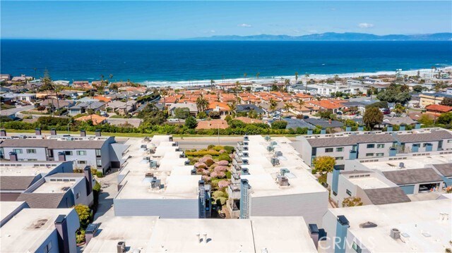 Building Photo - 420 Palos Verdes Blvd