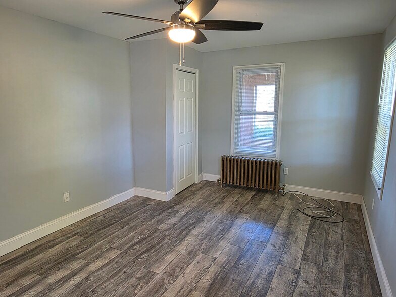 Building Photo - 2215 N Main St