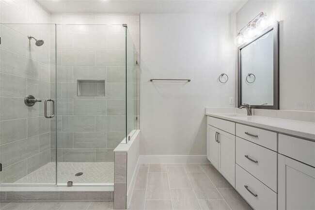 Building Photo - 6605 N Nebraska Ave