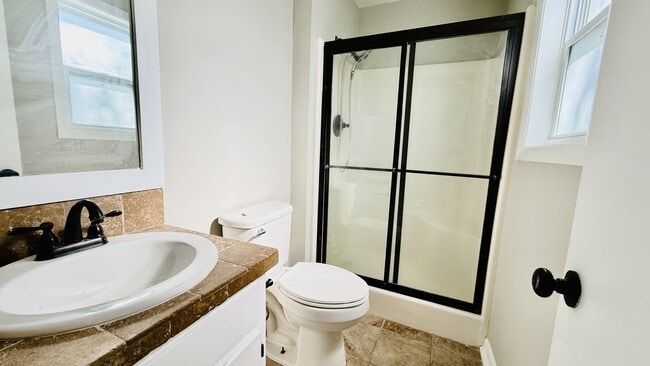 Building Photo - 2432 Yorkshire Dr SW