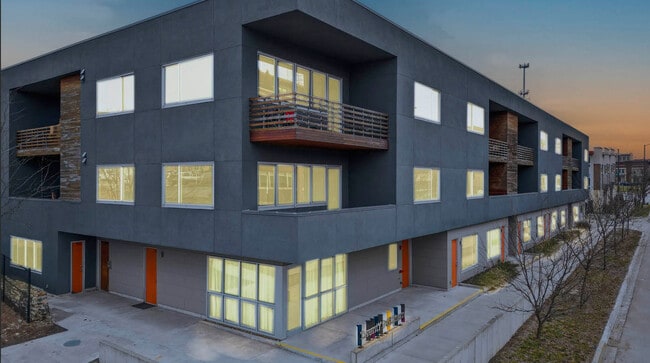 Building Photo - Twenty9 Gillham