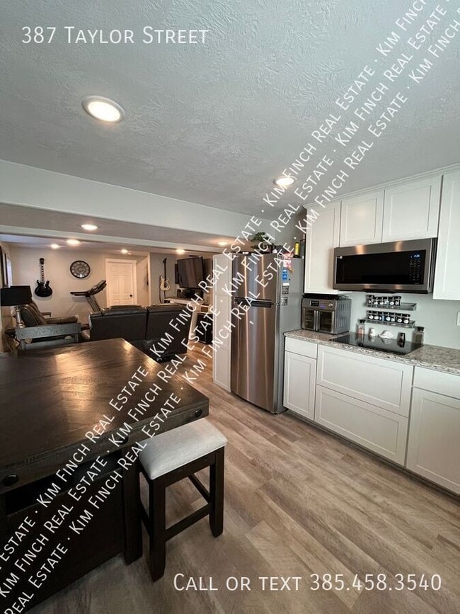 Building Photo - 387 Taylor St