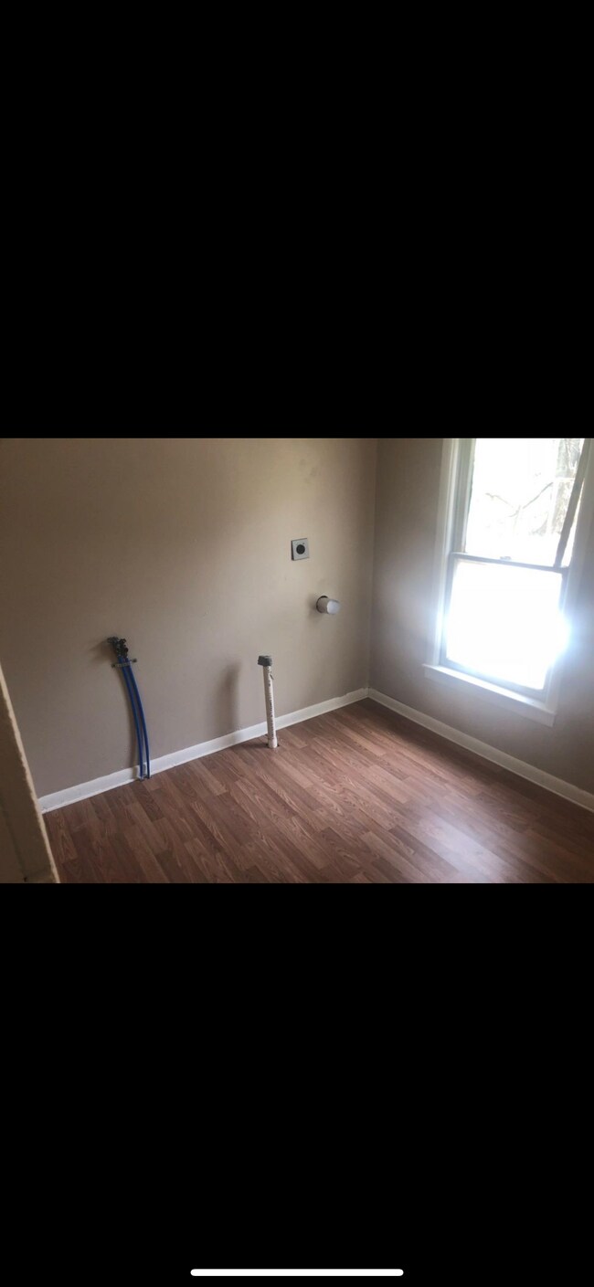 Building Photo - 1014 N C St