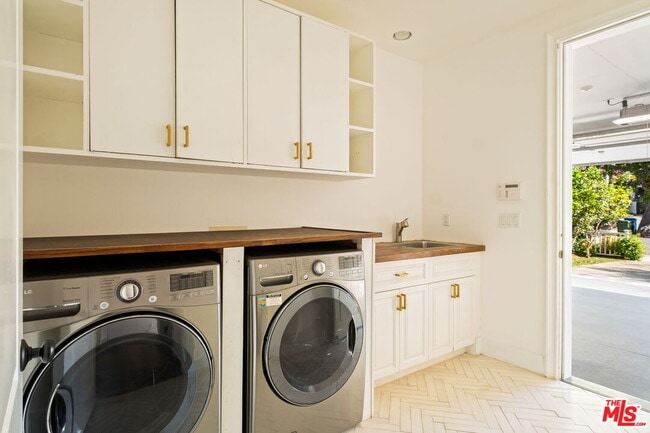 Building Photo - 765 N Almar Ave