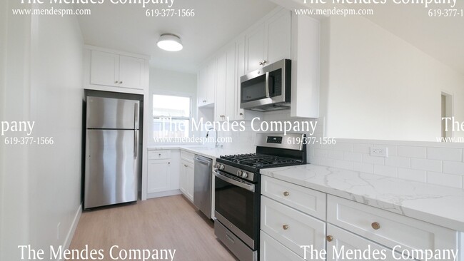 Building Photo - Modern Luxury 1 bedroom/ 1 bathroom Apartm...