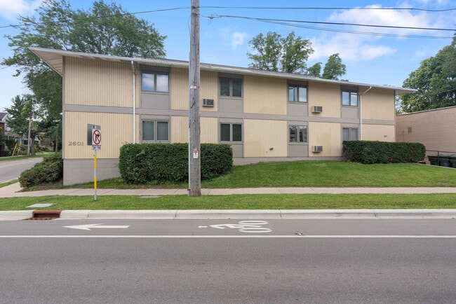 Building Photo - 2601 University Ave