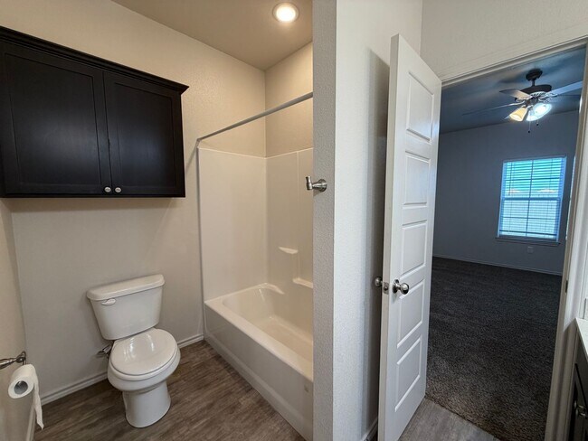 Building Photo - Luxury Town House in Southwest Lubbock