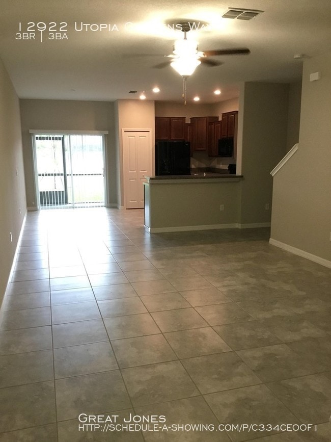 Building Photo - 12922 Utopia Gardens Way