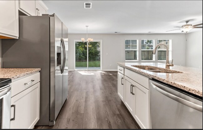 Building Photo - 235 Justify Ave