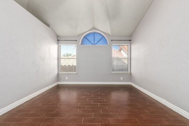 Building Photo - Fantastic Home with Private Pool and NO HOA!