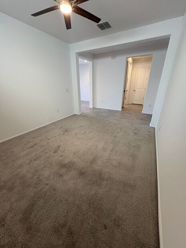 Building Photo - SAGUARO TRAILS 2bd PLUS DEN and 2ba HOME AVAILABLE NOW!!