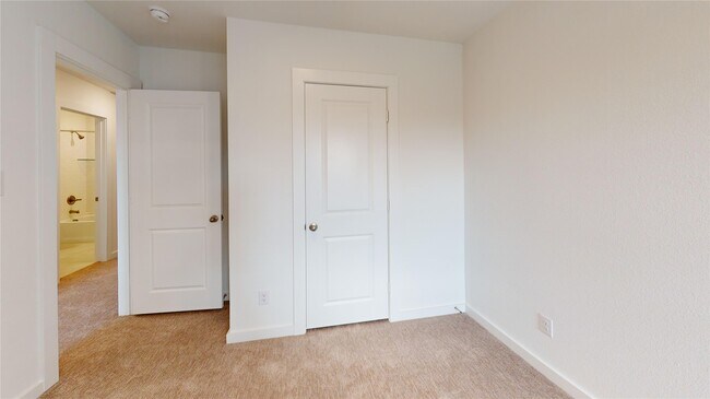 Building Photo - 2916 ELLE DR
