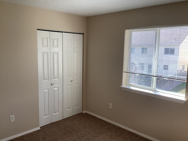 Building Photo - 1289