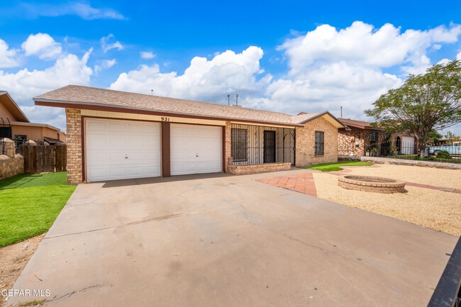 Building Photo - 921 Wier Ln