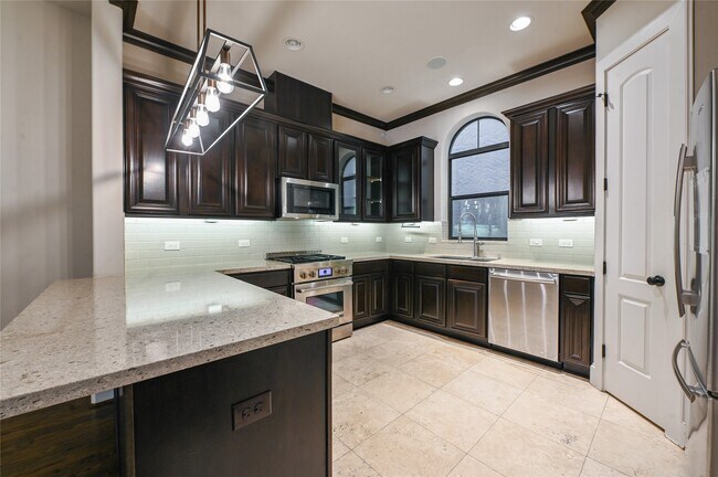 Building Photo - 307 Snover St