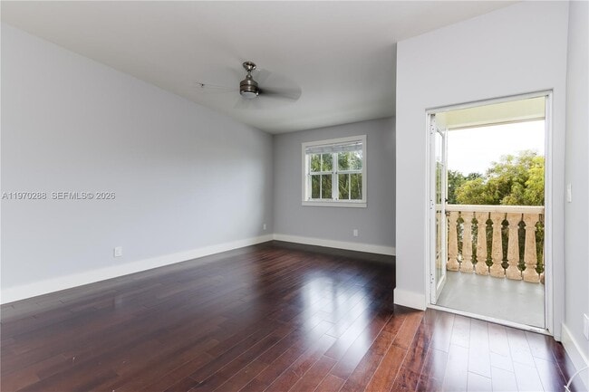 Building Photo - 623 NE 8th Ave