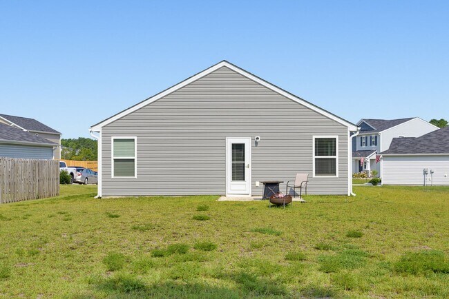 Building Photo - 414 Hope Ln