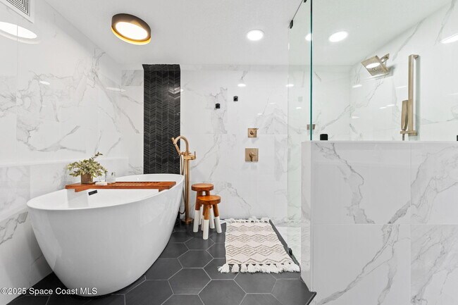 Building Photo - 1493 S Atlantic Ave