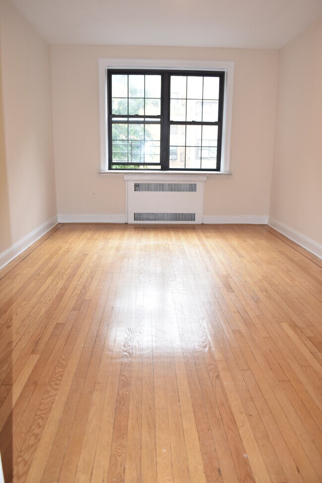 Building Photo - 570 Fort Washington Ave