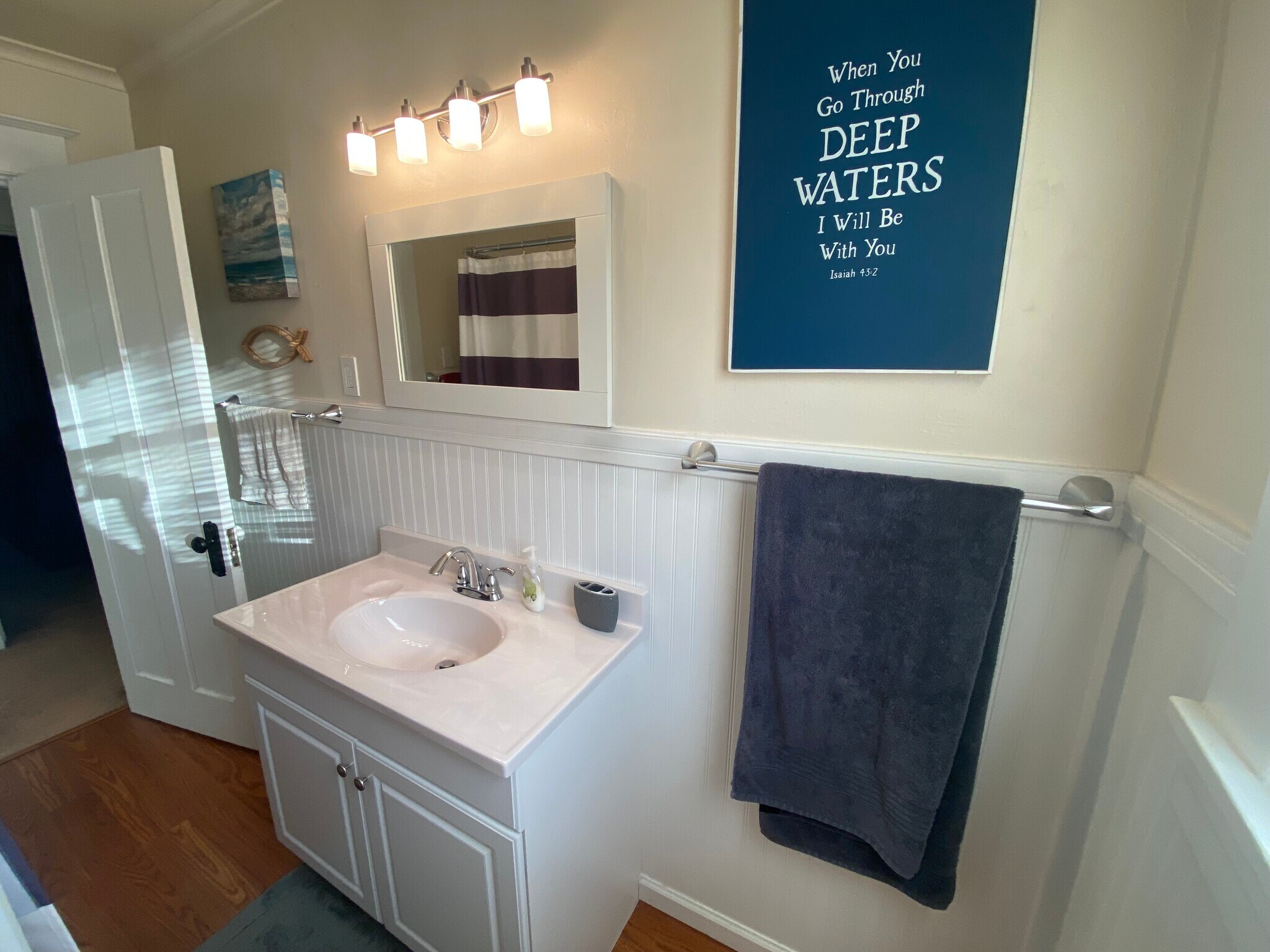 Building Photo - 329 E Grandview Ave