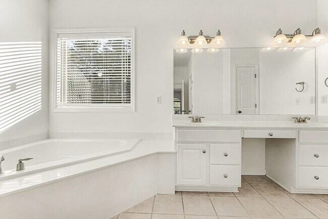 Building Photo - 8816 Caswick Ct