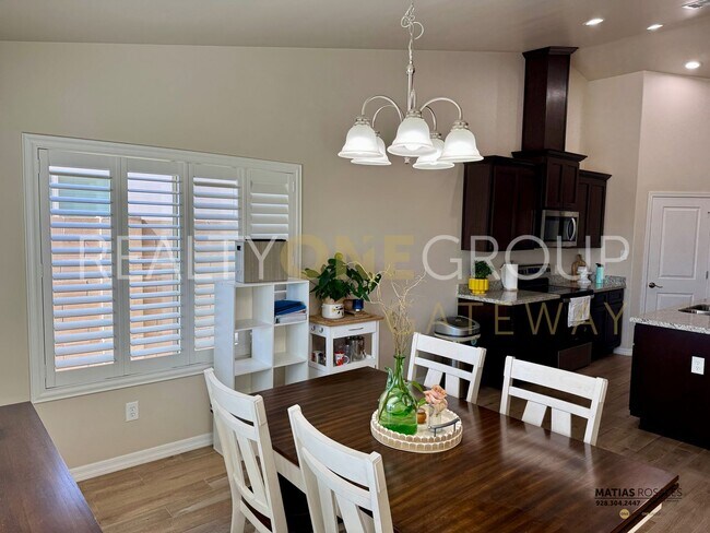 Building Photo - Enjoy those Arizona Sunset in this Three B...