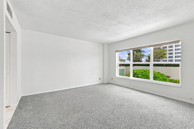 Building Photo - 3550 Galt Ocean Dr