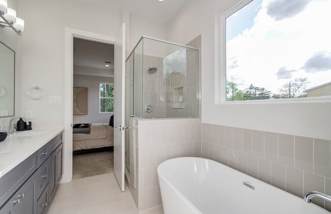 Building Photo - 774 Paul Quinn St