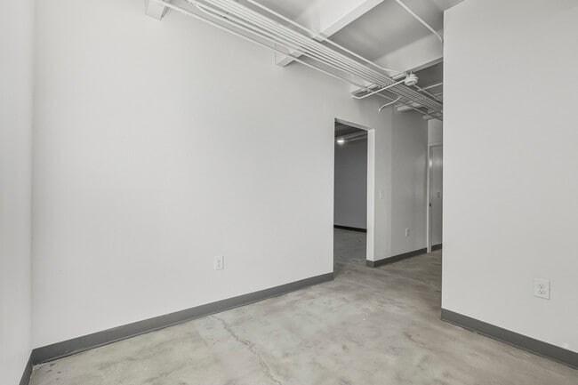 Building Photo - 415 S Weber St