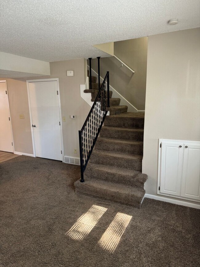 Interior Photo - 2000-2138 E Caulder Ave