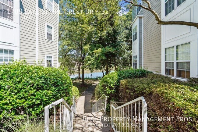 Building Photo - 1708 Lake Shore Crest Dr