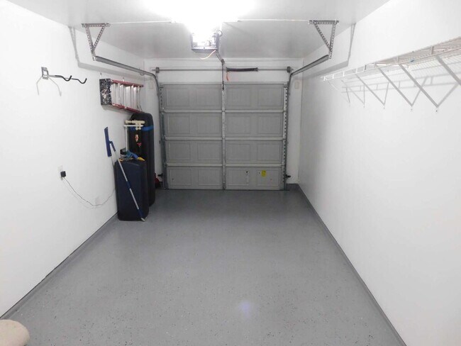 Building Photo - 6131 Southern Vis