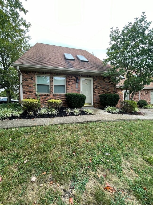 Primary Photo - 338 Oxford Dr