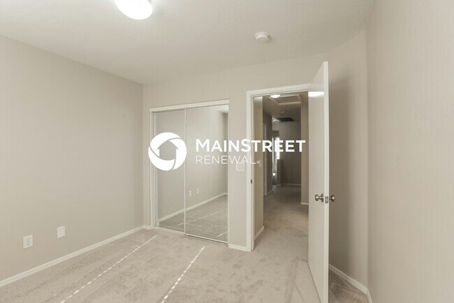Building Photo - 3 Bedroom Pet-Friendly Home in Phoenix, AZ with Main Street Renewal